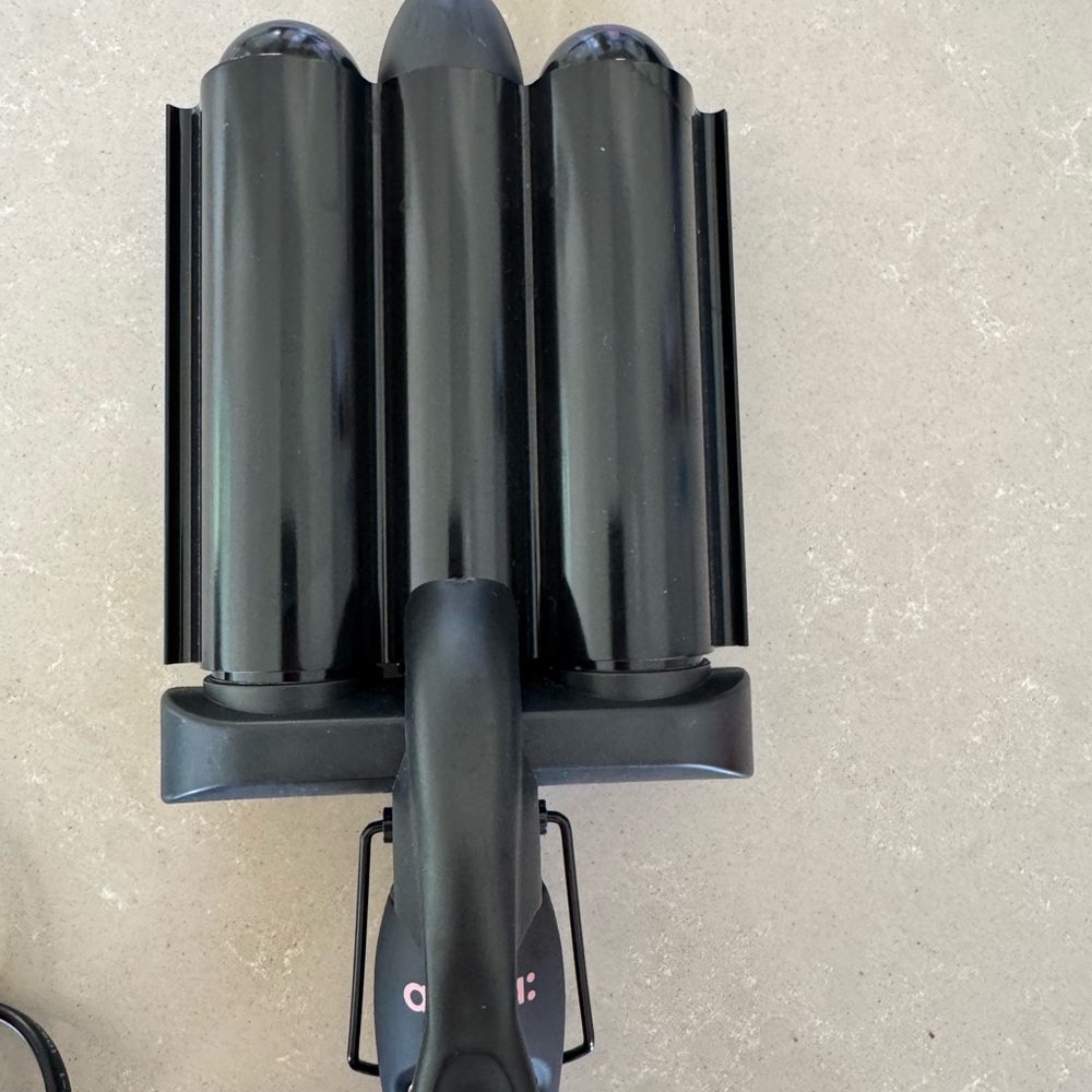 amika high tide deep wave Triple-Barrel Hair Waver